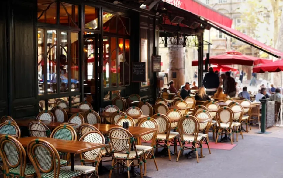 La terrasse d'un restaurant