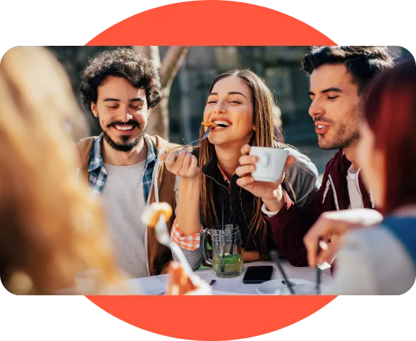 Un groupe prenant l'apéro