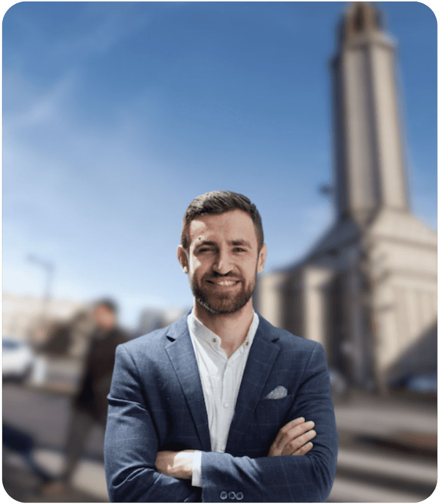 Notre commercial à l'église Saint-Joseph, au Havre prêt à vous aidez